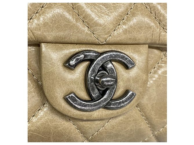 Borsa a tracolla Chanel Matelassé in Beige - vista 10