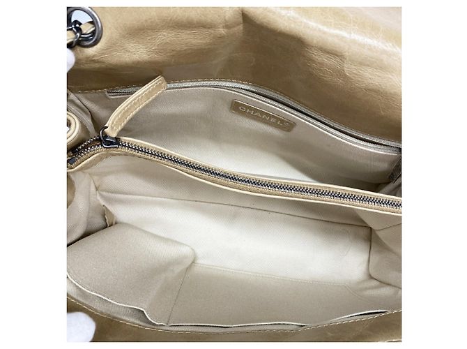 Borsa a tracolla Chanel Matelassé in Beige - vista 4
