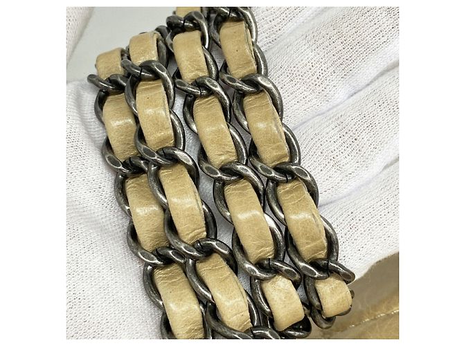 Borsa a tracolla Chanel Matelassé in Beige - vista 9