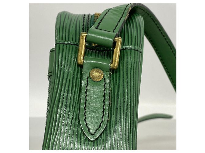 Borsa a tracolla Louis Vuitton Epi Trocadero 24 - vista 9