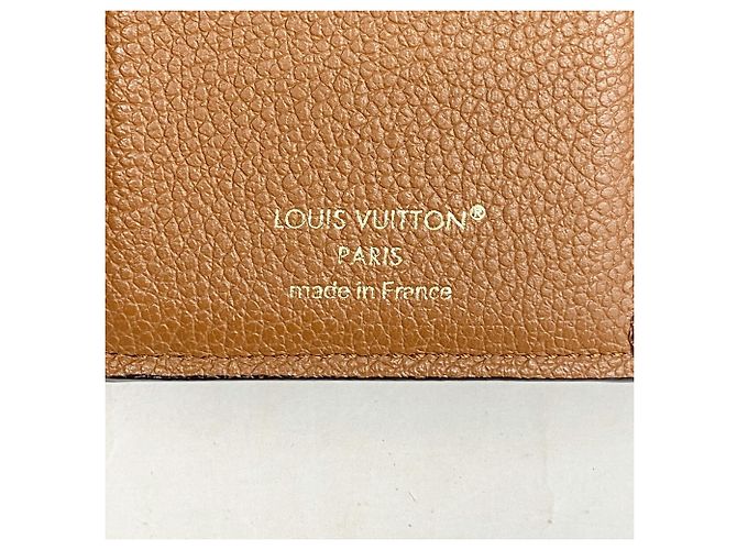 Cartera Louis Vuitton Tri-fold en Cognac - vista 4