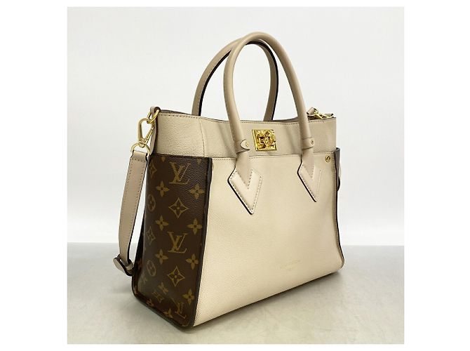 Borsa Louis Vuitton Monogram On My Side MM - vista 2