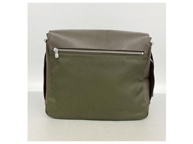 Borsa a tracolla Louis Vuitton Taiga Victor - vista 11