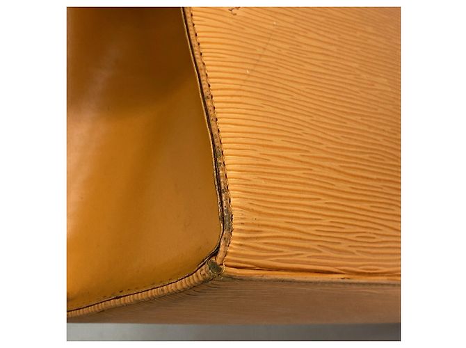 Borsa Tote Louis Vuitton Epi Croisette PM in Mandarin - vista 9