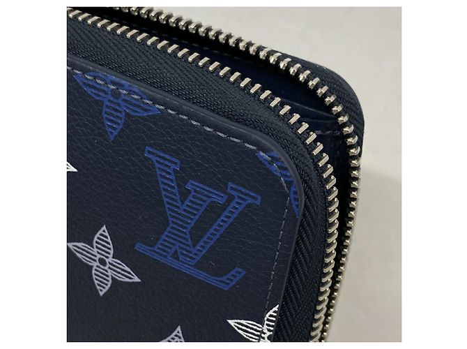 Louis Vuitton Monogram Shadow Zippy Wallet - view 5