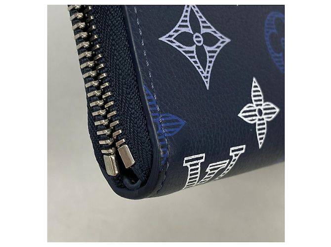 Louis Vuitton Monogram Shadow Zippy Wallet - view 6