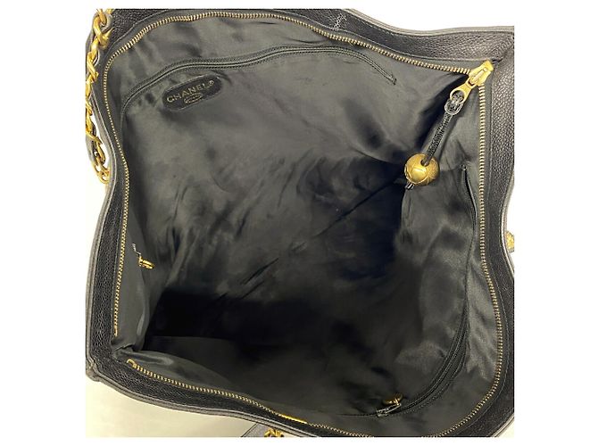 Borsa a tracolla Chanel in vitello martellato nero - vista 4