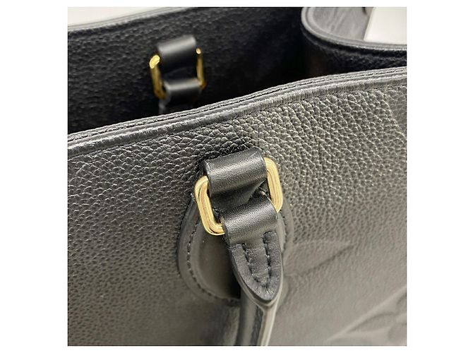 Borsa Tote Louis Vuitton Monogram Empreinte OnTheGo MM - vista 13