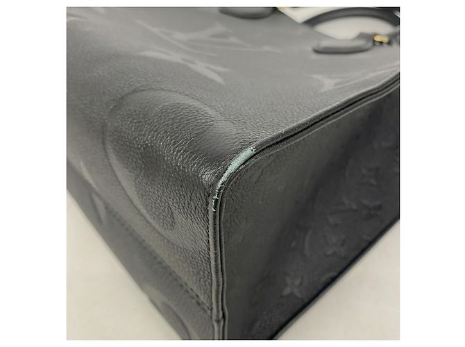 Borsa Tote Louis Vuitton Monogram Empreinte OnTheGo MM - vista 6