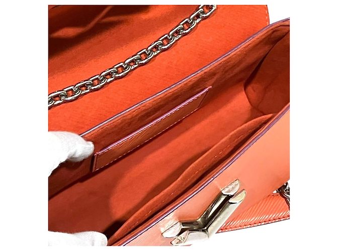 Borsa a tracolla Louis Vuitton Twist MM - vista 6