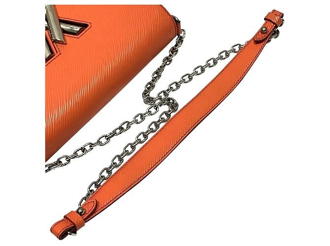 Borsa a tracolla Louis Vuitton Twist MM - vista 9
