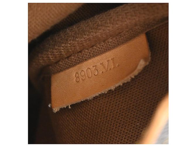 Louis Vuitton Saumur Monogram Canvas 35 - vista 7