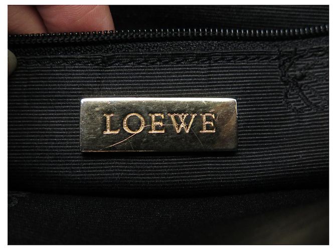 BORSA A MANO LOEWE ANAGRAM IN PELLE NERA CON TRACOLLA - vista 9