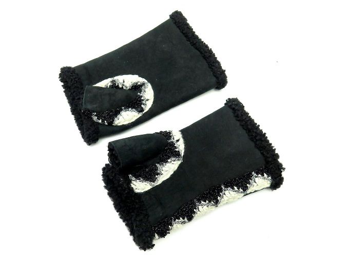 NEUE CHANEL MITTEN CC LOGO AUS REVERSIERTEM LAMMLEDER GRÖSSE L GLOVES - Ansicht 2