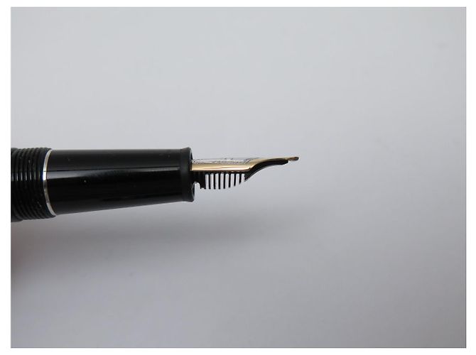 MONTBLANC MEISTERSTUCK CLASSIQUE MB1324 PLATINUM FÜLLFEDERHALTER - Ansicht 4