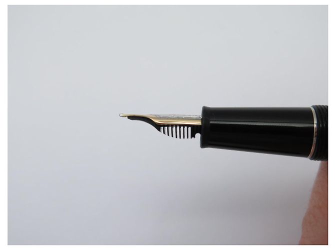 MONTBLANC MEISTERSTUCK CLASSIQUE MB1324 PLATINUM FÜLLFEDERHALTER - Ansicht 5