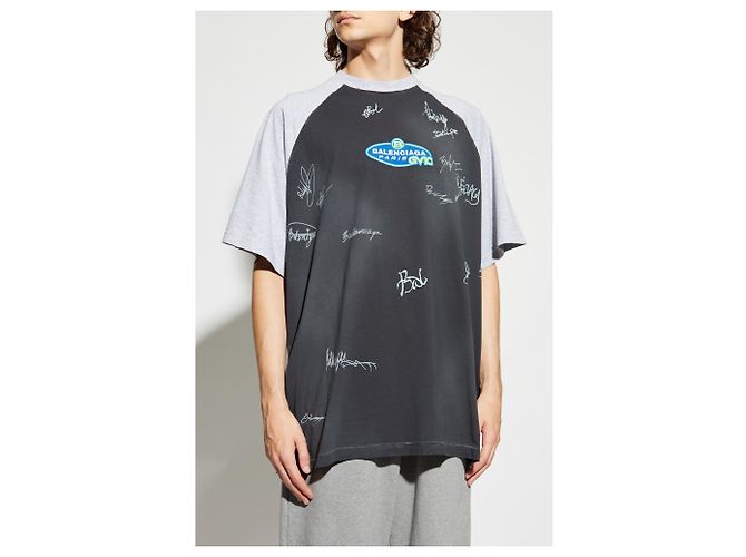 T-shirt Balenciaga com patch cinza de algodão oversized - vista 3