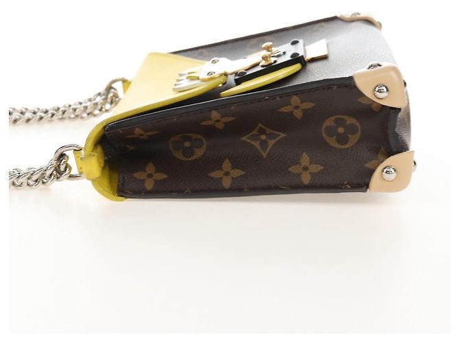 LOUIS VUITTON Monogram Chain Pochette Mask PM Bag Yellow M50127 LV - vista 4