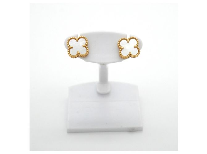 Orecchini Van Cleef & Arpels Sweet Alhambra - vista 2