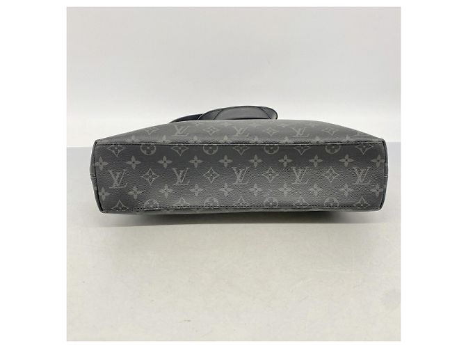 Sac Louis Vuitton Monogram Eclipse Explorer - vue 3