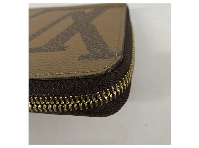 Cartera Zippy Monogram Giant Reverse Louis Vuitton - vista 5