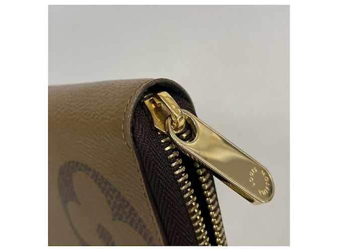 Cartera Zippy Monogram Giant Reverse Louis Vuitton - vista 6