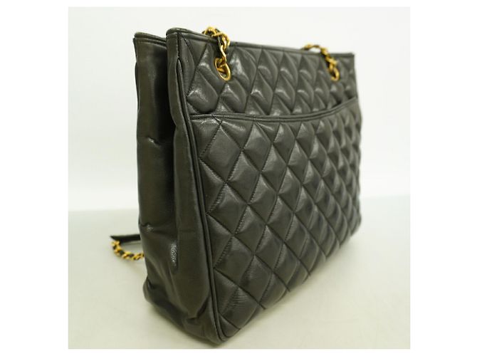 Borsa a tracolla con catena Chanel Matelassé - vista 2