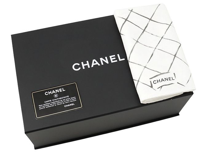 Borsa a tracolla Chanel Black Matelassé con catena - vista 17