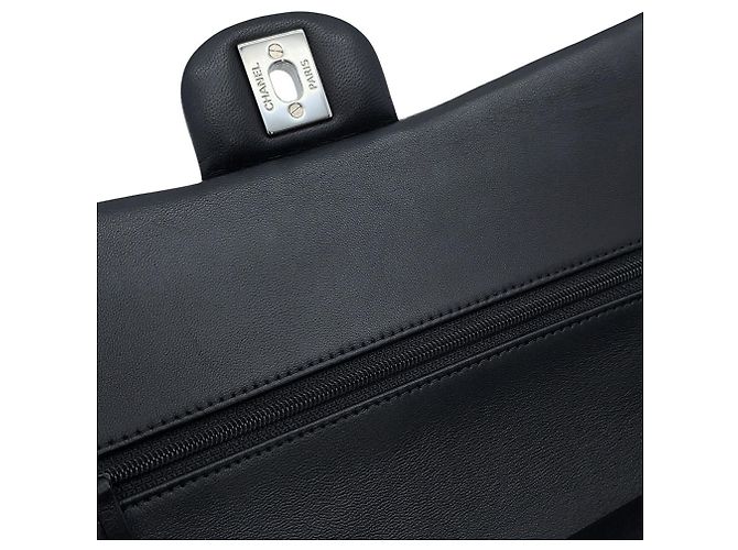 Borsa a tracolla Chanel Matelassé in pelle di agnello nera - vista 12