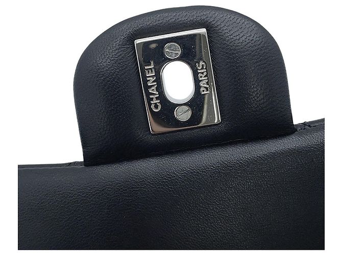 Borsa a tracolla Chanel Matelassé in pelle di agnello nera - vista 16