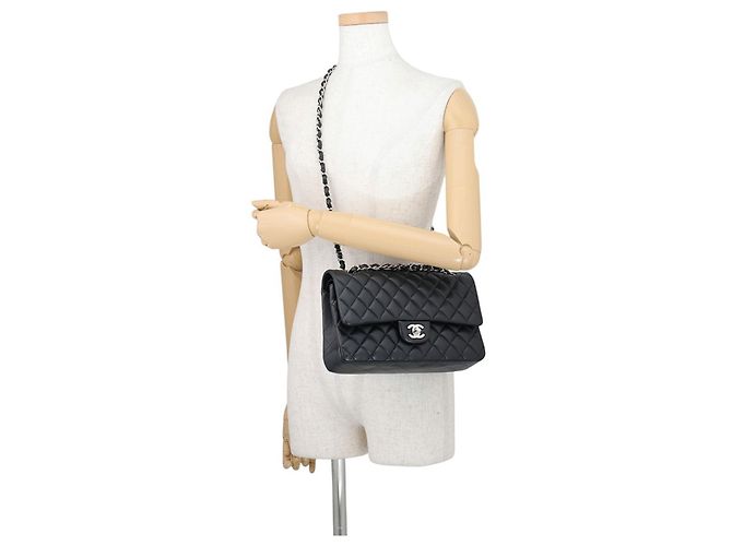 Borsa a tracolla Chanel Matelassé in pelle di agnello nera - vista 5