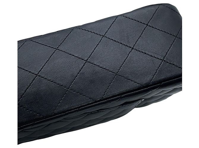 Borsa a tracolla Chanel Matelassé in pelle di agnello nera - vista 9