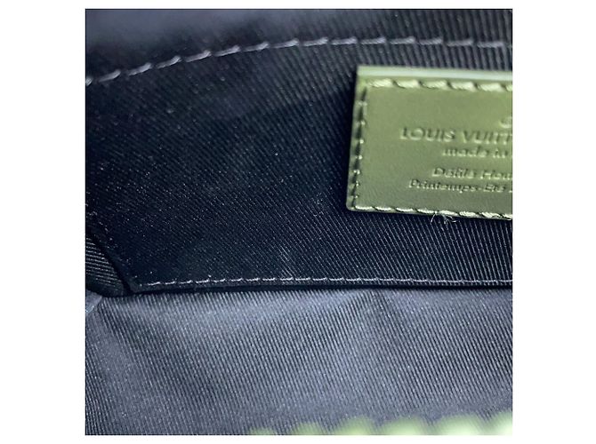 Borsa a tracolla Louis Vuitton Damouflage Mini Soft Trunk - vista 7