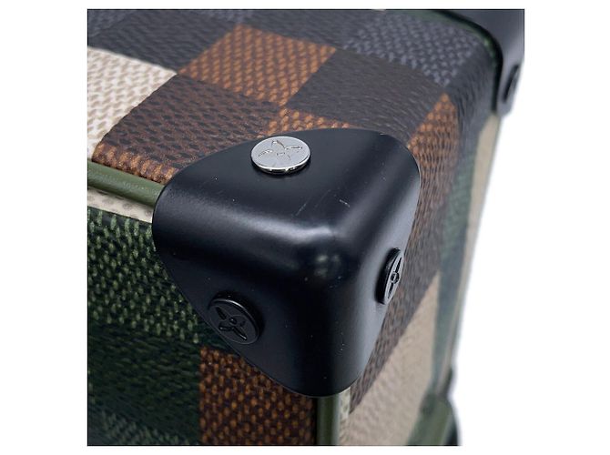 Borsa a tracolla Louis Vuitton Damouflage Mini Soft Trunk - vista 9
