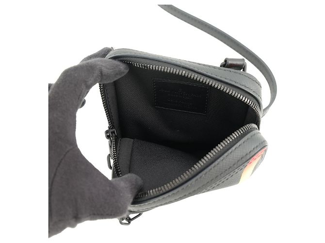 Borsa a tracolla Louis Vuitton Taiga Danube - vista 5