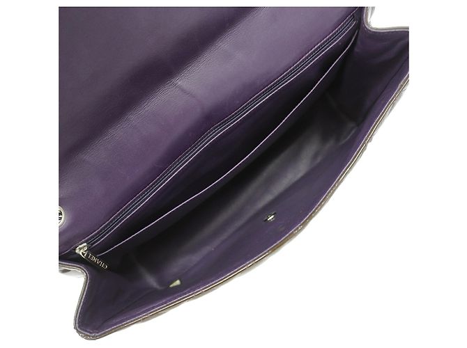 Borsa a tracolla Chanel in pelle verniciata marrone - vista 4