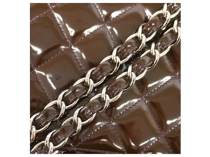 Borsa a tracolla Chanel in pelle verniciata marrone - vista 7