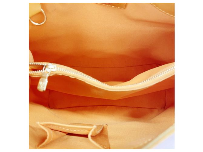 Borsa a tracolla Louis Vuitton Epi Mandala MM - vista 4