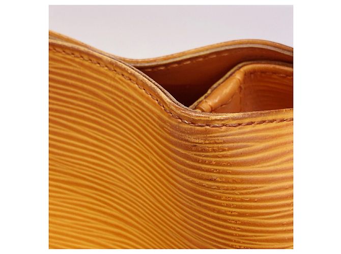 Borsa a tracolla Louis Vuitton Epi Mandala MM - vista 8