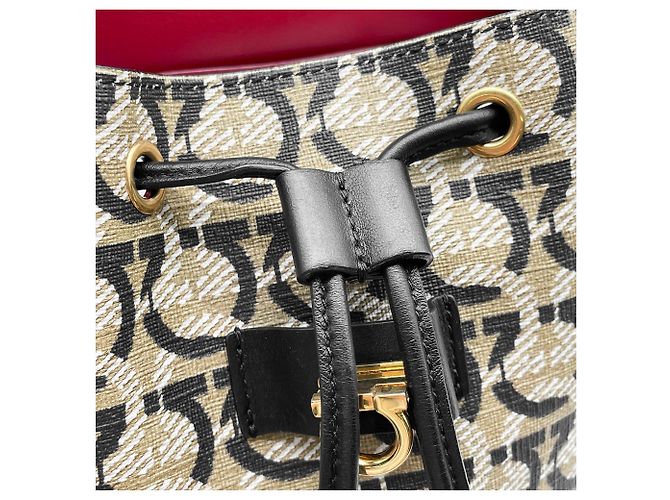 Salvatore Ferragamo Gancini Daypack - vista 13