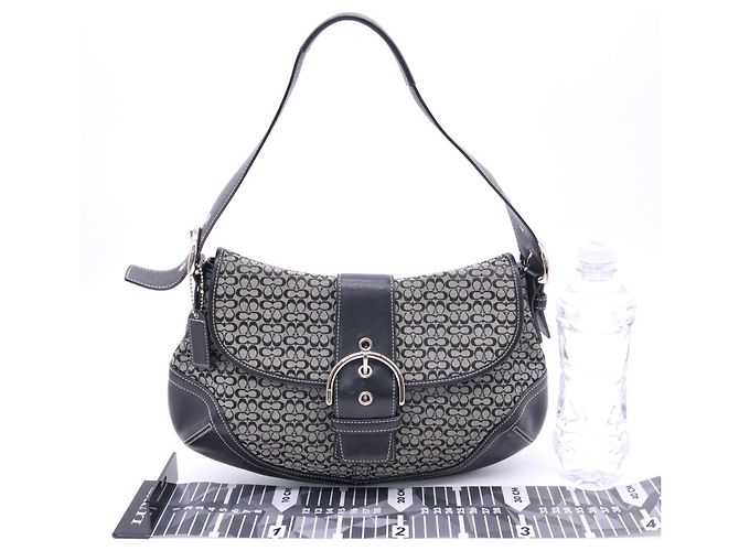 COACH Mini Signature Soho Flap One-Shoulder Bag - vista 3