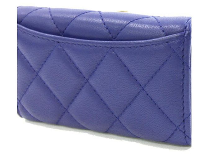 Chanel Schlüsseletui aus violettem Lammleder - Ansicht 2