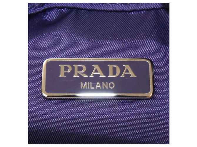 Borsetta pouch Prada in nylon e pelle viola - vista 5