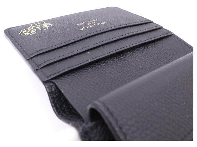Louis Vuitton Taurillon Portefeuille Low Key Compact Bi-fold Wallet - vista 13