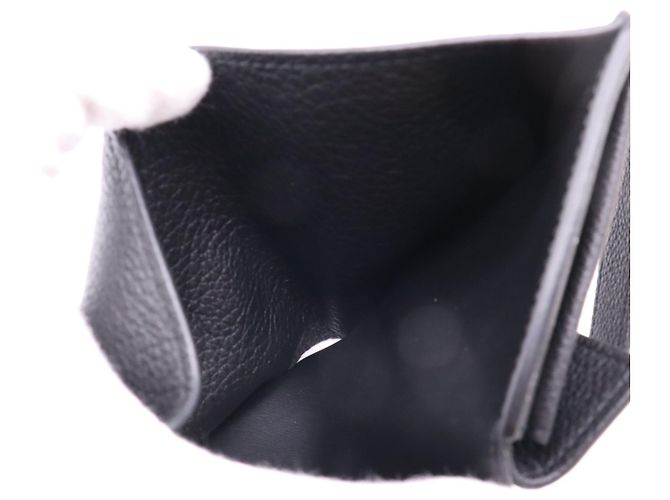 Louis Vuitton Taurillon Portefeuille Low Key Compact Bi-fold Wallet - vista 15