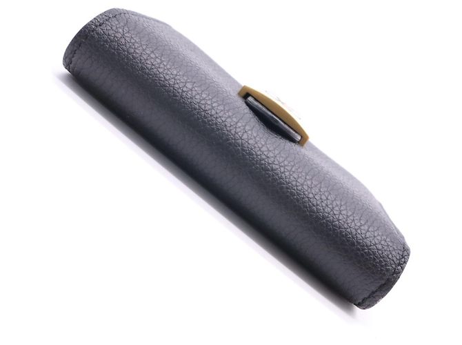 Louis Vuitton Taurillon Portefeuille Low Key Compact Bi-fold Wallet - vista 8