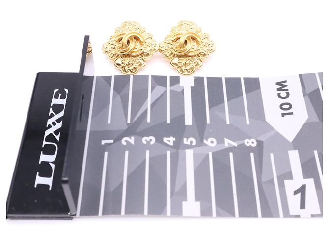 Orecchini a clip Chanel Coco Mark Gold - vista 3