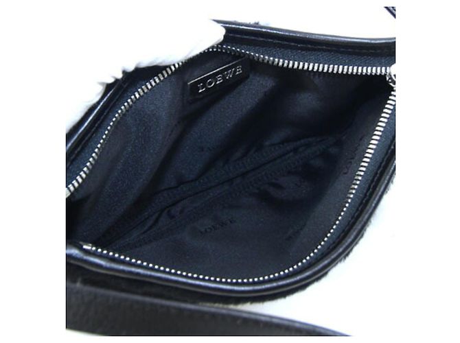 Borsa pouch Loewe in pelle e pelliccia nera - vista 3