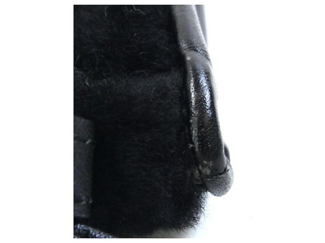 Borsa pouch Loewe in pelle e pelliccia nera - vista 5