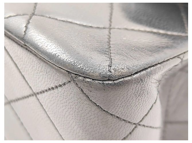 Chanel Classic Timeless Double Flap Quilted Lambskin Medium - vista 5